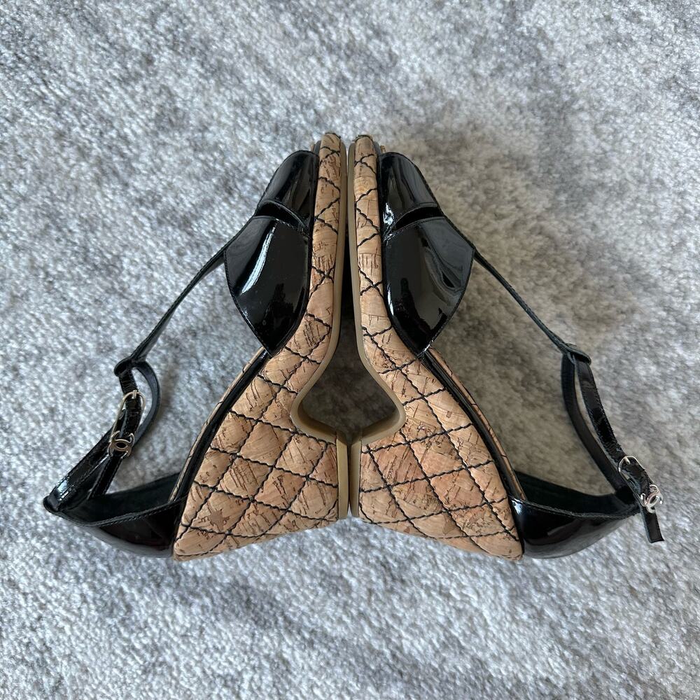 CHANEL Patent Leather T-Strap Quilted Cork Platform Block Heel Sandal Size US 6 - Picture 6 of 14
